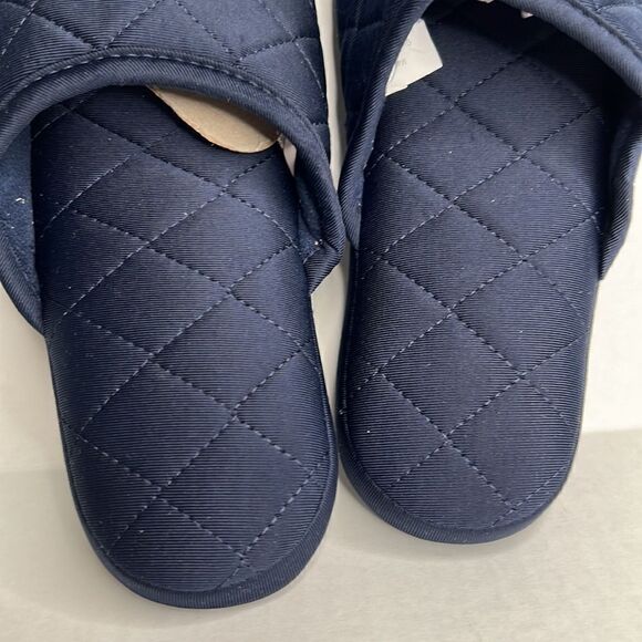 Charter Club Navy Blue Quilted indoor/outdoor slippers size small 5-6 NWT - Picture 3 of 8